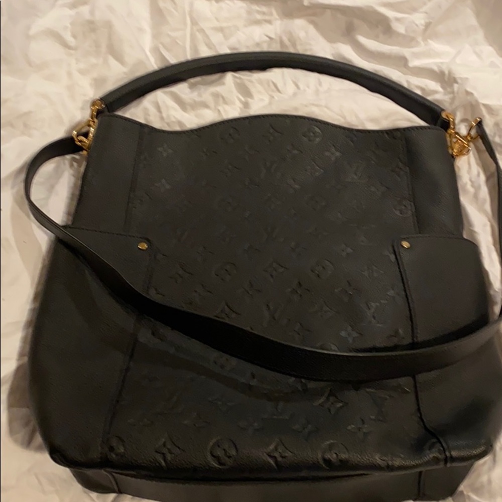 Black leather LouisVuitton bag with handle & strap
